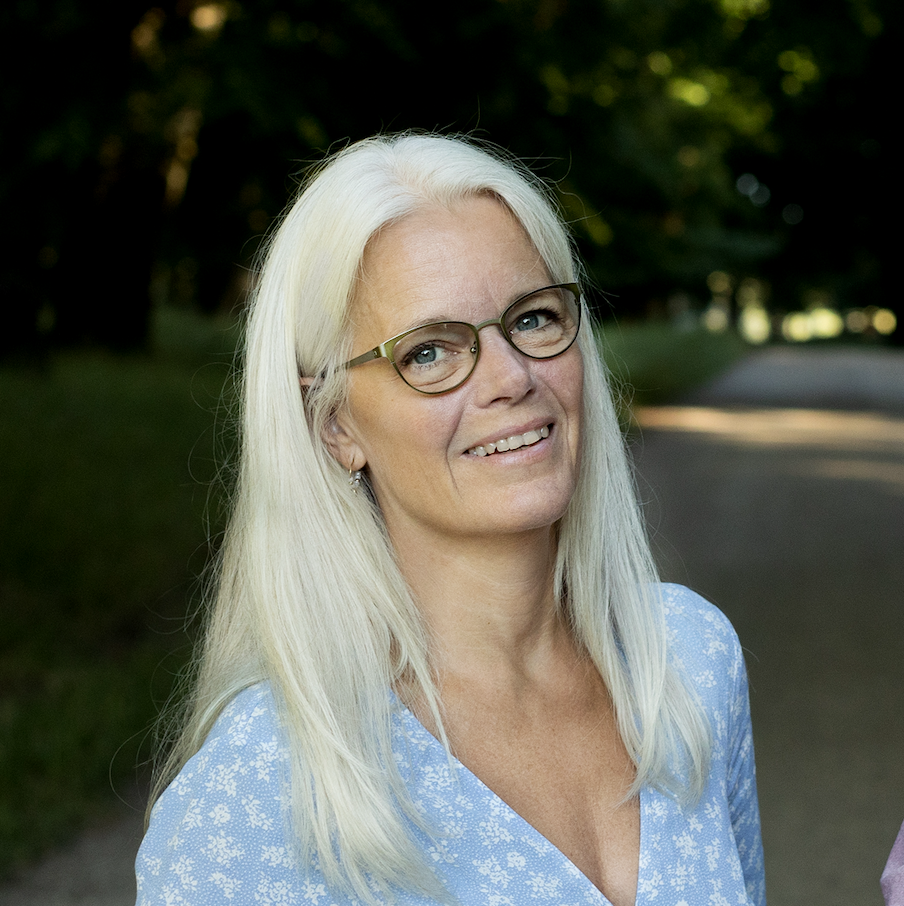 Tina Oure · forfatter & grundlægger af Samtaleuniverset